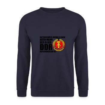 Alter Mann aus der DDR - Unisex Pullover - Navy - Vorne - Alina (178cm) & Michal (187cm)