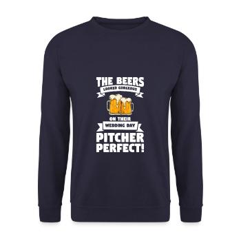 Beers Looked Gorgeous On Their Wedding Day Pitcher - Unisex Pullover - Navy - Vorne - Alina (178cm) & Michal (187cm)