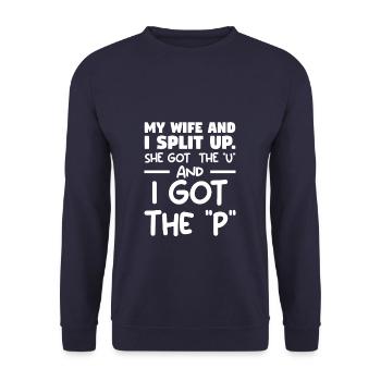 Ma femme et moi nous sommes séparés, elle a eu le U et j’ai eu le - Sweat-shirt Unisexe - marine - Devant - Alina (178cm) & Michal (187cm)