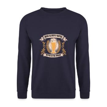 Bier Schmeckt Immer Besser In Der Garage Trinker - Unisex Pullover - Navy - Vorne - Alina (178cm) & Michal (187cm)
