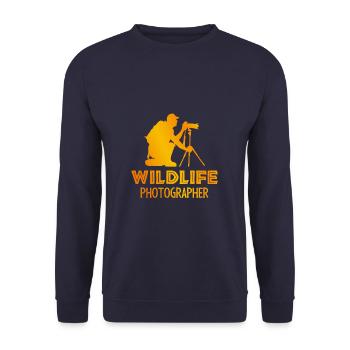 Ich gehe nirgendwo ohne meinen Zweibein-Kojoten - Unisex Pullover - Navy - Vorne - Alina (178cm) & Michal (187cm)