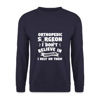 Orthopädischer Chirurg Ich glaube nicht an Wunder I - Unisex Pullover - Navy - Vorne - Alina (178cm) & Michal (187cm)