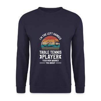 Ich bin der linkshändige Tischtennisspieler Deine Mutter - Unisex Pullover - Navy - Vorne - Alina (178cm) & Michal (187cm)