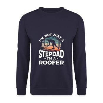 Ich bin nicht nur ein Stiefvater, ich bin ein Dachdecker Dachdecker - Unisex Pullover - Navy - Vorne - Alina (178cm) & Michal (187cm)