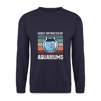 Leicht abgelenkt von Aquarien Fischzucht - Unisex Pullover - Navy - Vorne - Alina (178cm) & Michal (187cm)