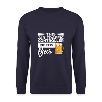 Ce contrôleur aérien a besoin de bière - Sweat-shirt Unisexe - marine - Devant - Alina (178cm) & Michal (187cm)