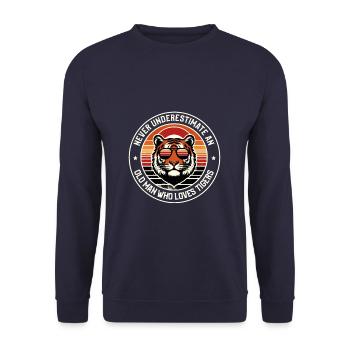 Ne sous-estimez jamais un vieil homme Wild Cat Tiger - Sweat-shirt Unisexe - marine - Devant - Alina (178cm) & Michal (187cm)