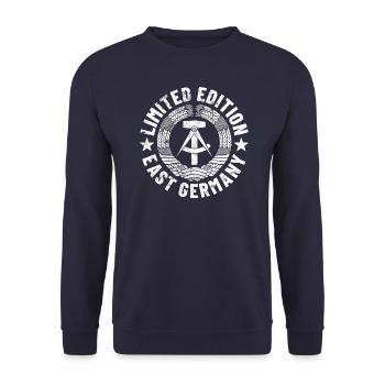 Armoiries de la RDA édition limitée Allemagne de l’Est Ossi - Sweat-shirt Unisexe - marine - Devant - Alina (178cm) & Michal (187cm)