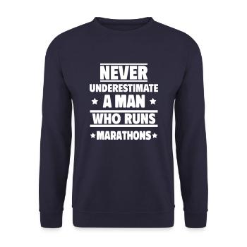 Unterschätze niemals einen Mann, der Marathons - Unisex Pullover - Navy - Vorne - Alina (178cm) & Michal (187cm)