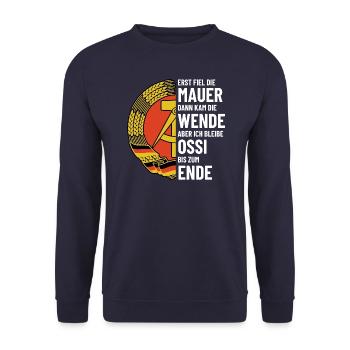Ossi bis zum Ende - DDR Spruch - Unisex Pullover - Navy - Vorne - Alina (178cm) & Michal (187cm)