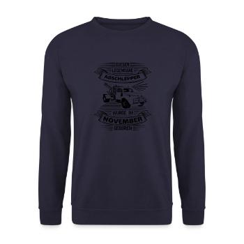 Dieser legendäre Abschlepper ist im November - Unisex Pullover - Navy - Vorne - Alina (178cm) & Michal (187cm)