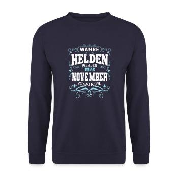 Wahre Helden werden im November geboren - Unisex Pullover - Navy - Vorne - Alina (178cm) & Michal (187cm)