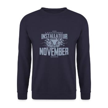 Installateur Geburtsmonat November Geburtstag - Unisex Pullover - Navy - Vorne - Alina (178cm) & Michal (187cm)