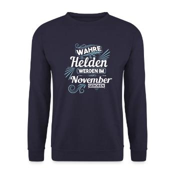 Wahre Helden wurden im November geboren - Unisex Pullover - Navy - Vorne - Alina (178cm) & Michal (187cm)