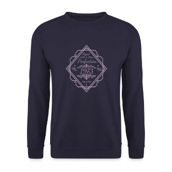 Jahrgang 1973 Sprüche gereift zur perfektion - Unisex Pullover - Navy - Vorne - Alina (178cm) & Michal (187cm)