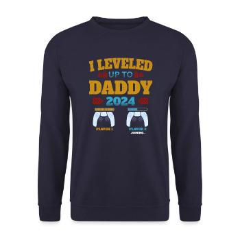 Leveled up à Daddy 2024 - Sweat-shirt Unisexe - marine - Devant - Alina (178cm) & Michal (187cm)