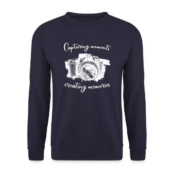 Capturer des moments, créer des souvenirs - Sweat-shirt Unisexe - marine - Devant - Alina (178cm) & Michal (187cm)