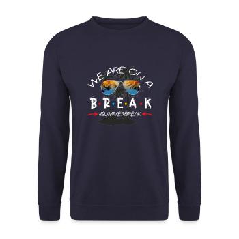 Nous sommes en pause estivale - Sweat-shirt Unisexe - marine - Devant - Alina (178cm) & Michal (187cm)