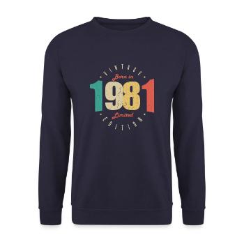 1981 Vintage Anniversaire Rétro Cadeau 1981 - Sweat-shirt Unisexe - marine - Devant - Alina (178cm) & Michal (187cm)