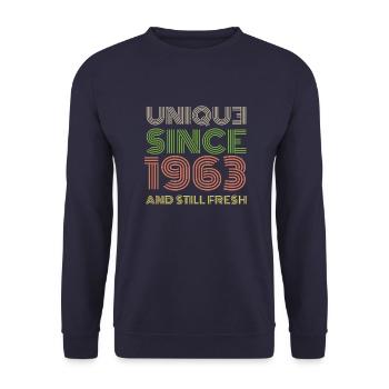 Millésime 1963 - Sweat-shirt Unisexe - marine - Devant - Alina (178cm) & Michal (187cm)