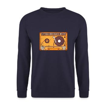 Millésime 1962 - Sweat-shirt Unisexe - marine - Devant - Alina (178cm) & Michal (187cm)
