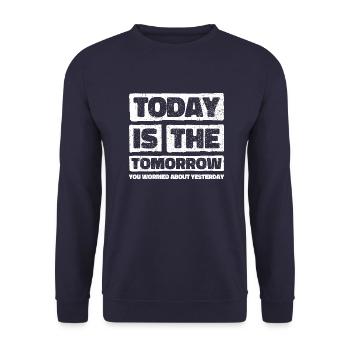 Conception de sagesse motivationnelle. Les vibrations de demain d’aujourd’hui - Sweat-shirt Unisexe - marine - Devant - Alina (178cm) & Michal (187cm)
