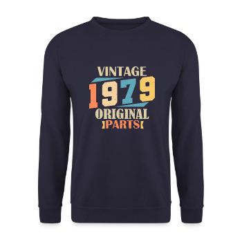 Monat 1979. 1979 Geburtstagsgeschenk. 45 Jahre Birt - Unisex Pullover - Navy - Vorne - Alina (178cm) & Michal (187cm)