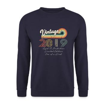 2019 Vintage Klassiker 2019 - Unisex Pullover - Navy - Vorne - Alina (178cm) & Michal (187cm)