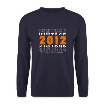 2012 : Vintage - 12e anniversaire - Sweat-shirt Unisexe - marine - Devant - Alina (178cm) & Michal (187cm)