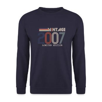 Jahrgang 2007 Jubiläumsgeschenk - Jahrgang 2007 - Unisex Pullover - Navy - Vorne - Alina (178cm) & Michal (187cm)