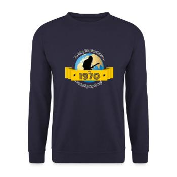 55. Geburtstag Rocking this planet since 07/1970 - Unisex Pullover - Navy - Vorne - Alina (178cm) & Michal (187cm)
