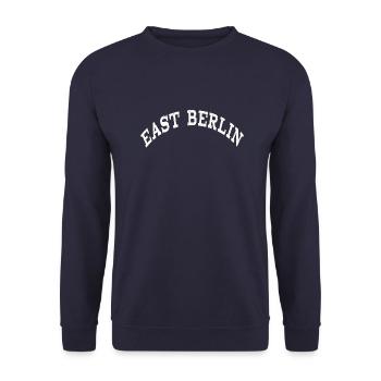 EAST BERLIN STATE OF MIND - Unisex Pullover - Navy - Vorne - Alina (178cm) & Michal (187cm)