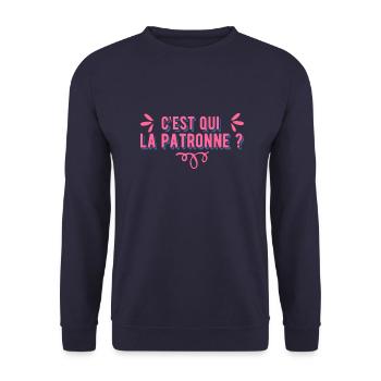 C'est qui la patronne cadeau - Sweat-shirt Unisexe - marine - Devant - Alina (178cm) & Michal (187cm)