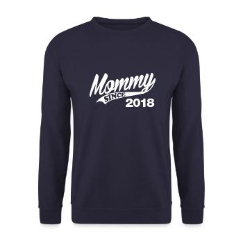 Mommy Since 2018 - Unisex Sweatshirt - navy - Front - Alina (178cm) & Michal (187cm)