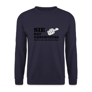 Sie hat Geburtstag - Ich bin nur zum saufen hier! - Unisex Pullover - Navy - Vorne - Alina (178cm) & Michal (187cm)