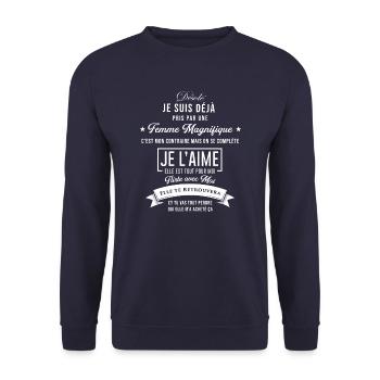 Je suis pris par une femme magnifique humour homme - Sweat-shirt Unisexe - marine - Devant - Alina (178cm) & Michal (187cm)