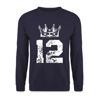 12 Zahl Krone - Unisex Pullover - Navy - Vorne - Alina (178cm) & Michal (187cm)