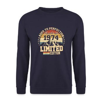 1974 anniversaire 1974 né en 1974 anniversaire - Sweat-shirt Unisexe - marine - Devant - Alina (178cm) & Michal (187cm)