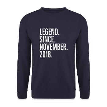 Legende seit November 2018 - Unisex Pullover - Navy - Vorne - Alina (178cm) & Michal (187cm)