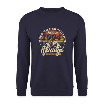 Made in 1994 Vintage Limited Edition Gift - Unisex Sweatshirt - navy - Front - Alina (178cm) & Michal (187cm)