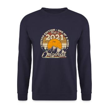 Made in 2021 Retro 2021 Geburtstagsgeschenk - Unisex Pullover - Navy - Vorne - Alina (178cm) & Michal (187cm)