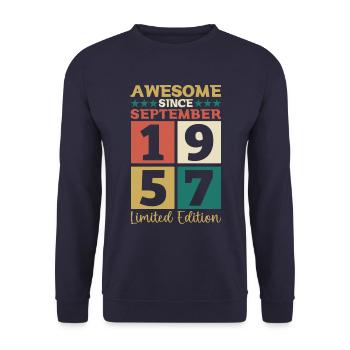 Awesome September 1957 65. Geburtstag Geschenk - Unisex Pullover - Navy - Vorne - Alina (178cm) & Michal (187cm)