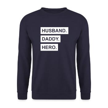 Ehemann Vater Held Vatertag Familie Papa Mann Dad - Unisex Pullover - Navy - Vorne - Alina (178cm) & Michal (187cm)