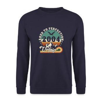 Bis zur Perfektion gereift 2004 Retro -Edition 2025. - Unisex Pullover - Navy - Vorne - Alina (178cm) & Michal (187cm)
