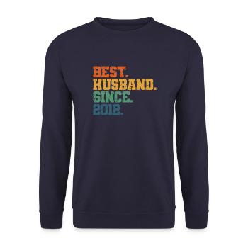 Bester Ehemann seit 2012, Geschenk zum 11-jährigen Jubiläum - Unisex Pullover - Navy - Vorne - Alina (178cm) & Michal (187cm)