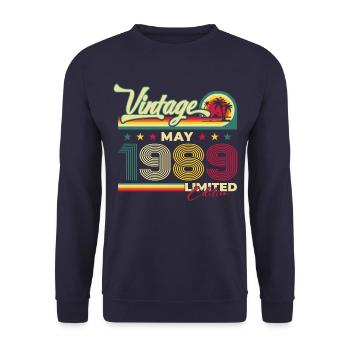 Original May 1989 Vintage 1989 Birthday 1989 - Unisex Sweatshirt - navy - Front - Alina (178cm) & Michal (187cm)