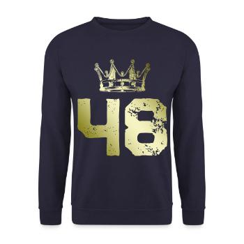 48 Zahl Krone - Unisex Pullover - Navy - Vorne - Alina (178cm) & Michal (187cm)