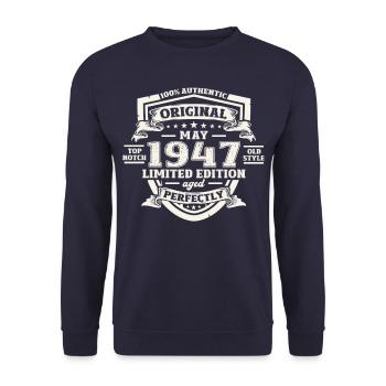 Original Mai 1947 Jahrgang 1947 Geburtstag 1947 - Unisex Pullover - Navy - Vorne - Alina (178cm) & Michal (187cm)