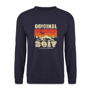 Original 2023 Vintage Vintage Birthday Retro - Unisex Sweatshirt - navy - Front - Alina (178cm) & Michal (187cm)