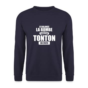 je balance la bombe je vais etre tonton en 2023 - Sweat-shirt Unisexe - marine - Devant - Alina (178cm) & Michal (187cm)